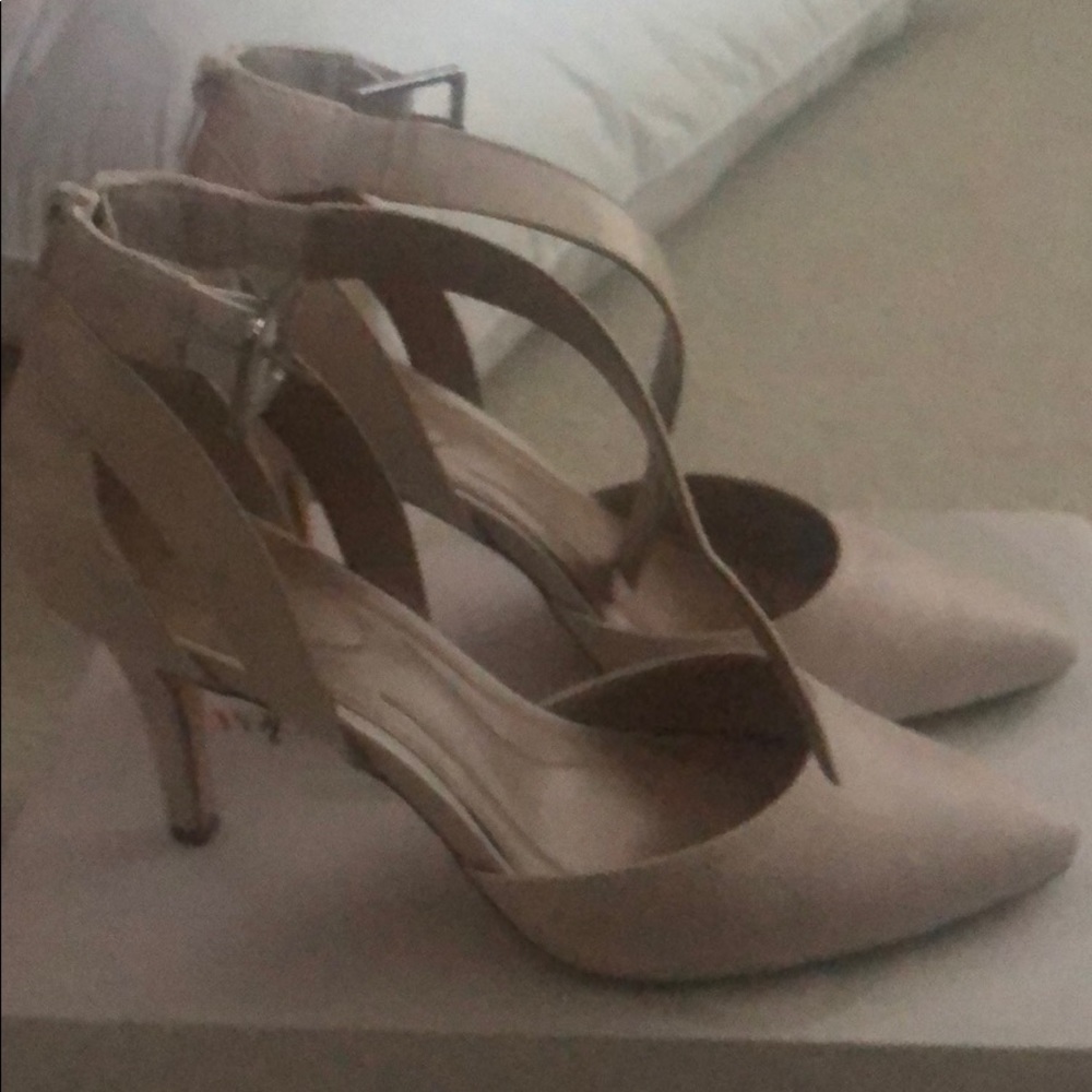 Wore one time for a wedding